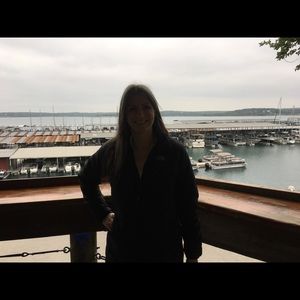 Meet your Posher, Leslie